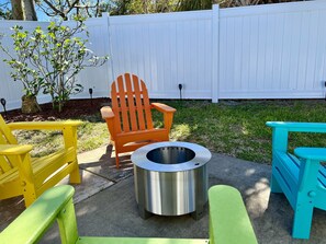 Property grounds - Walk to the beach! Spacious home with comfy beds, game room, & fenced yard.  (Ormond Beach)