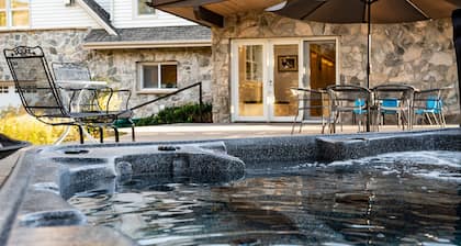 Hobbs Mill | Ski Lodge | Theater | Games | Dogs OK