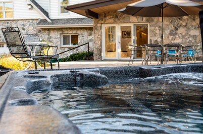 Hobbs Mill | Theatre | Ping Pong | Pet-Friendly