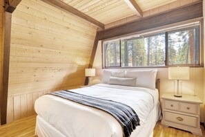 4 bedrooms, travel crib, free WiFi, bed sheets