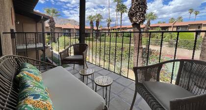 Perfect Palm Springs Getaway with Mountain Views