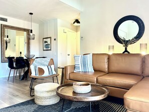 Smart TV, books, printers - Perfect Palm Springs Getaway with Mountain Views (Palm Springs)