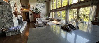 Family friendly golf course villa with hot tub, 5 min from beach