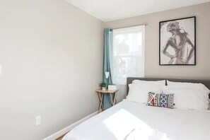 3 bedrooms, WiFi - Sunny mordern DC Row Hse with a garage! (Washington)