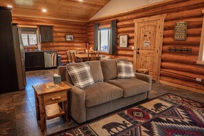 TV, foosball - Cozy 2-Bedroom Log Cabin Retreat Near Town – Full Kitchen (Bonners Ferry)