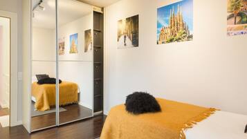 6 dormitorios, caja fuerte, tabla de planchar con plancha