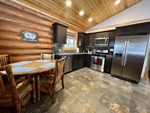 ثلاجة، ميكروويف، فرن، موقد طهي مسطح