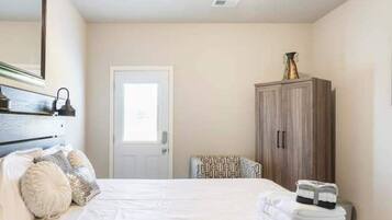 1 bedroom, iron/ironing board, free WiFi