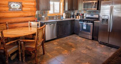1BD, 1BA Full Kitchen, WiFi, TV, Sleeps 4