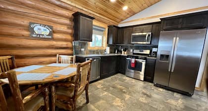 1BD, 1BA Full Kitchen, WiFi, TV, Sleeps 4