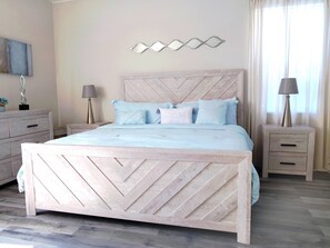 4 camere, una scrivania, ferro/asse da stiro, Wi-Fi gratuito