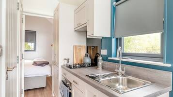 Fridge, oven, stovetop, toaster
