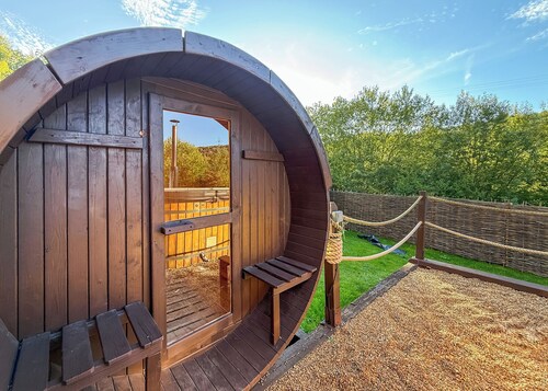 2 bedroom accommodation in Halling