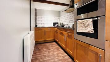 Fridge, oven, stovetop, toaster