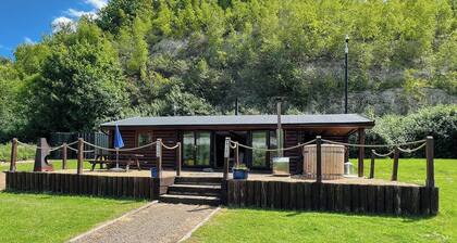 2 bedroom accommodation in Halling