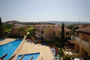Pool - Spacious apartment with very large balcony close to all amenities (Poli Crysochous)
