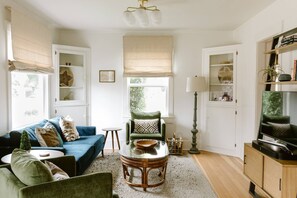 Unclassified image, 5 of 26, button