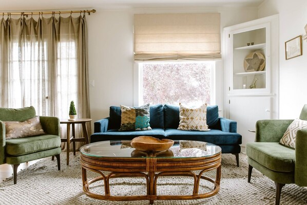 Unclassified image, 1 of 26, button