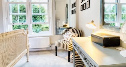 Poets Apartment By My Getaways