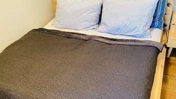 Free WiFi, bed sheets, wheelchair access