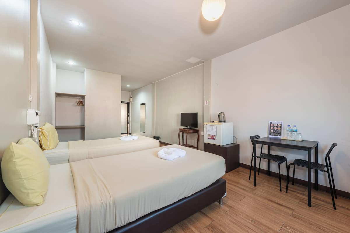 Basic Twin Room | Premium bedding, pillowtop beds, blackout drapes, free WiFi