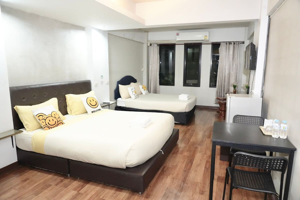 Quadrupla Superior, 1 camera da letto, senza finestre | Biancheria da letto di alta qualità, materassi a doppio strato