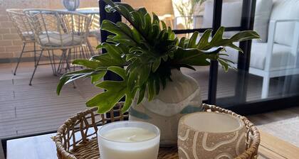 WINTER DEAL 3 NIGHTS PAY FOR 2 - Luxe stay with beach, cafes, gyms, bars and pub