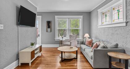 Spacious 2 BR Balcony Hideaway