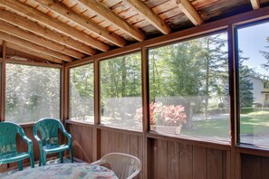 Interior - 'The Birches' Raymond Getaway w/ Beach & Boat Dock (Raymond)