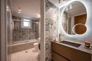 House, Multiple Beds | Bathroom | Combined shower/tub, deep soaking tub, towels