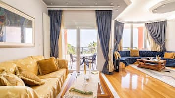 Villa | Living room | Fireplace