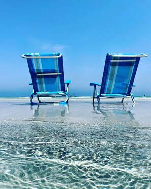 Una spiaggia nelle vicinanze