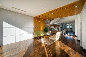 Smart TV 55 pulgadas con canales de televisión por cable, televisión