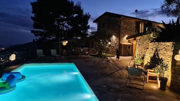 Piscine extérieure, piscine chauffée