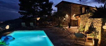 A beautiful house, a private pool and a view to dream of