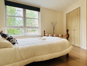 Appartement, plusieurs lits | 2 chambres, fer et planche à repasser, Wi-Fi gratuit, draps fournis