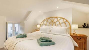 Cottage | 2 bedrooms, iron/ironing board, free WiFi, bed sheets