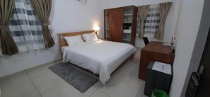 Standardlejlighed | 1 soveværelse, pengeskab på værelset, skrivebord, strygejern/strygebræt