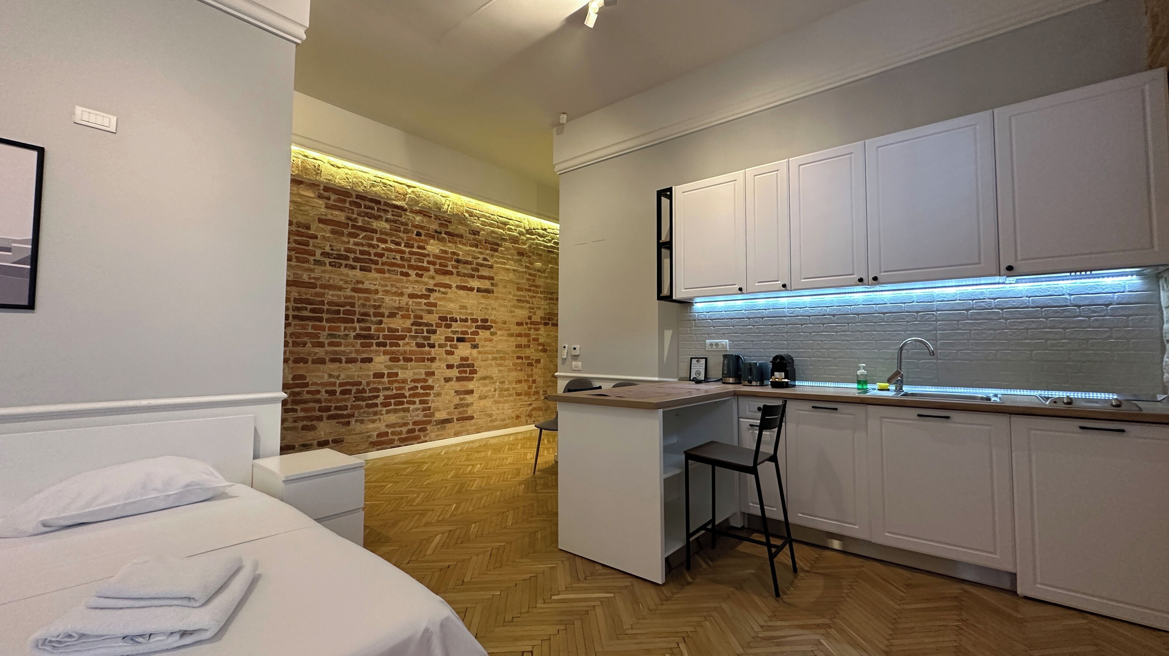 豪華開放式套房 | 客廳 | 81 厘米LED 電視連有線電視頻道、電視