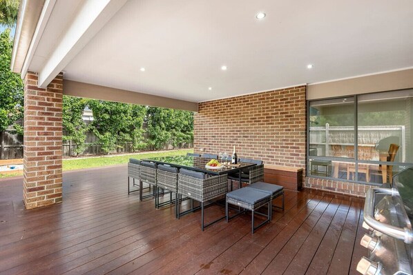 Outdoor dining