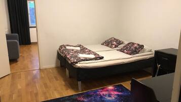 1 bedroom, free WiFi, bed sheets