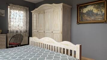 4 dormitorios, tabla de planchar con plancha, wifi gratis y ropa de cama