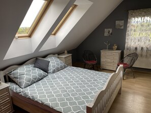 4 habitaciones, tabla de planchar con plancha y wifi gratis