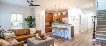 Modern Lux on Debardeleben | 3 Bed, 3 Bath