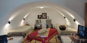 Cottage | 2 bedrooms, free WiFi, bed sheets - Cottage in Vellies-nice Place for Families (Monemvasia)