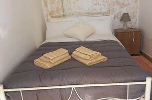 2 quartos, Wi-Fi de cortesia, roupa de cama