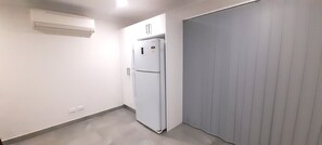 Interior - 3 minutes walk to Bass Hill Plaze and 10 minutes to Bankstown (Bass Hill)