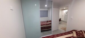2 habitaciones, escritorio, wifi gratis y ropa de cama 