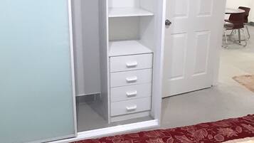 1 bedroom, desk, free WiFi, bed sheets