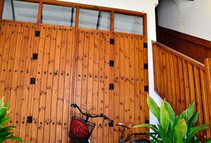 Entrée de l’hébergement